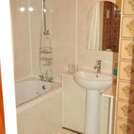 Vivers Mill 4*